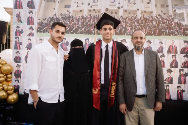GRAD 2025152