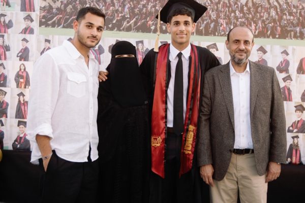 GRAD 2025153
