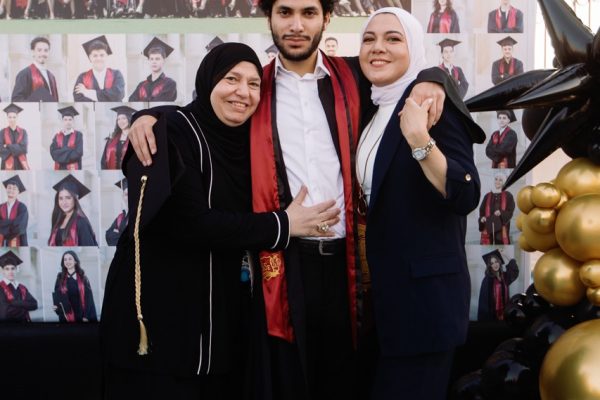 GRAD 2025253