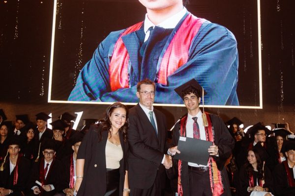GRAD 2025493