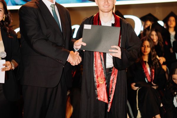 GRAD 2025494