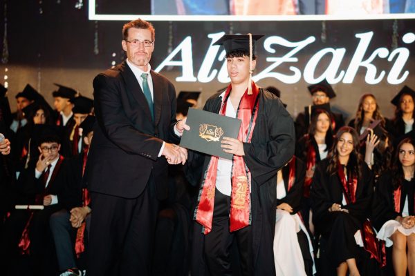 GRAD 2025518
