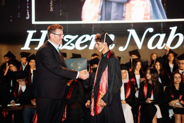 GRAD 2025581