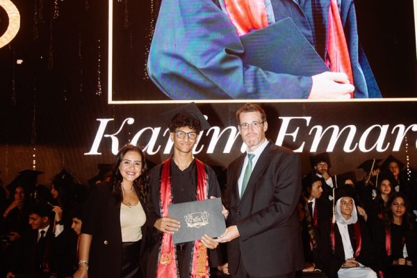 GRAD 2025600