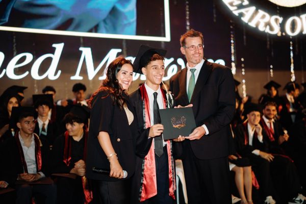 GRAD 2025640
