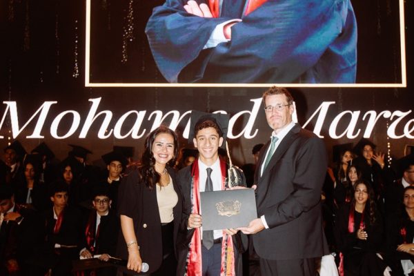 GRAD 2025641